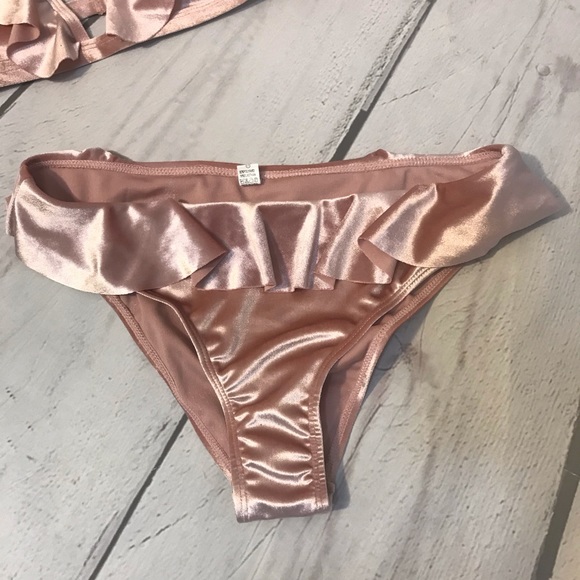 👙Pink Ruffle Bikini - Picture 5 of 5